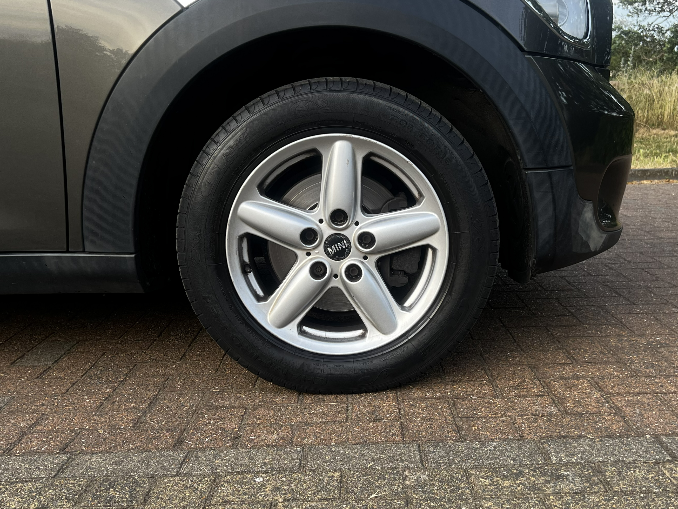 Car image 24