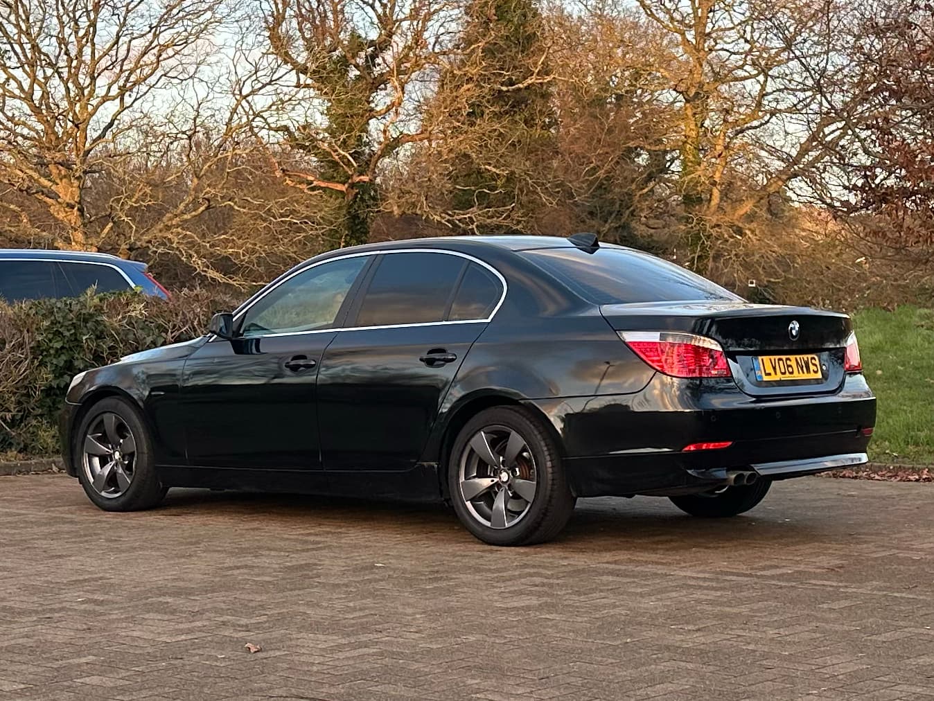 Car image 3