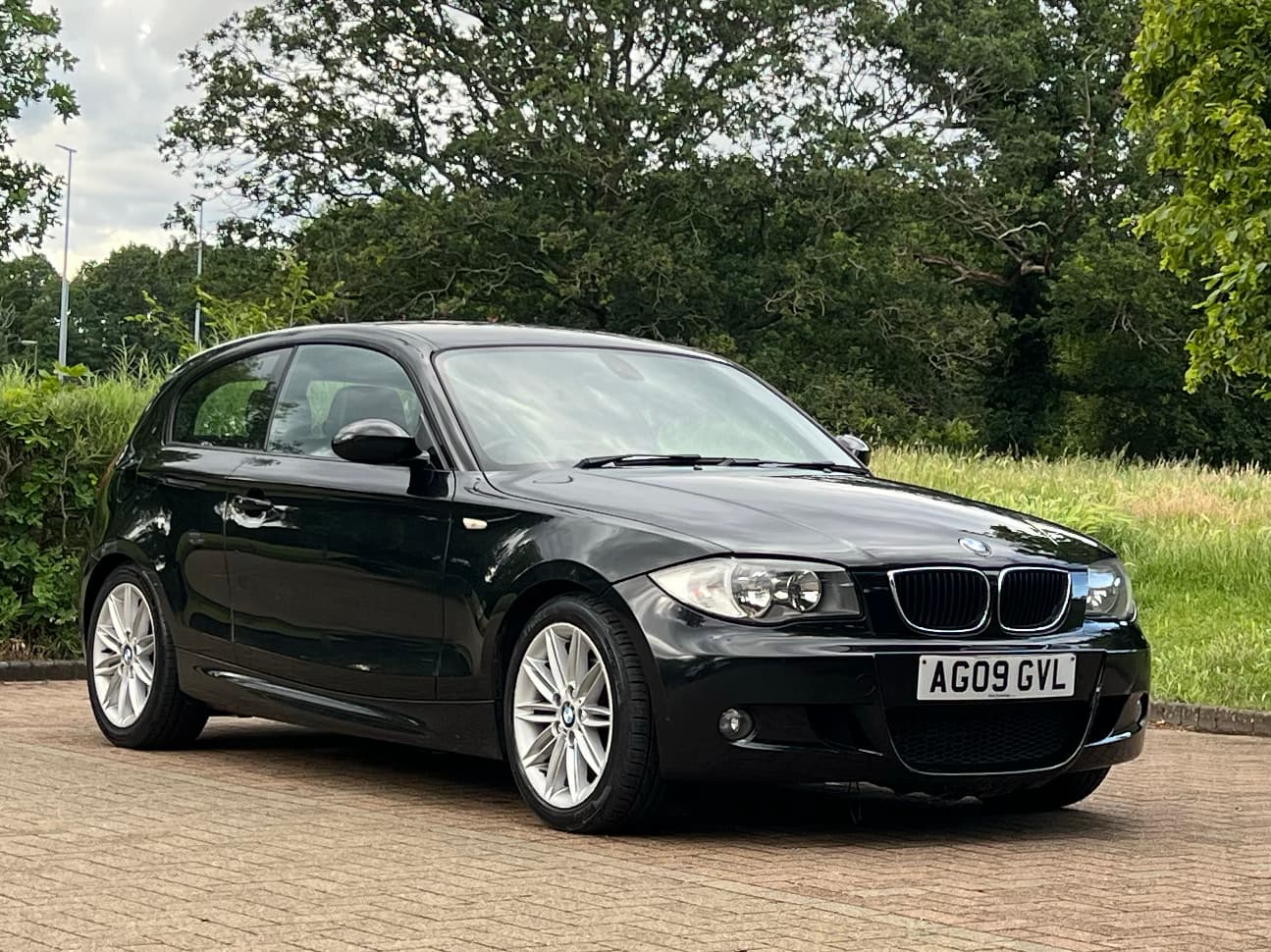 Car image 9