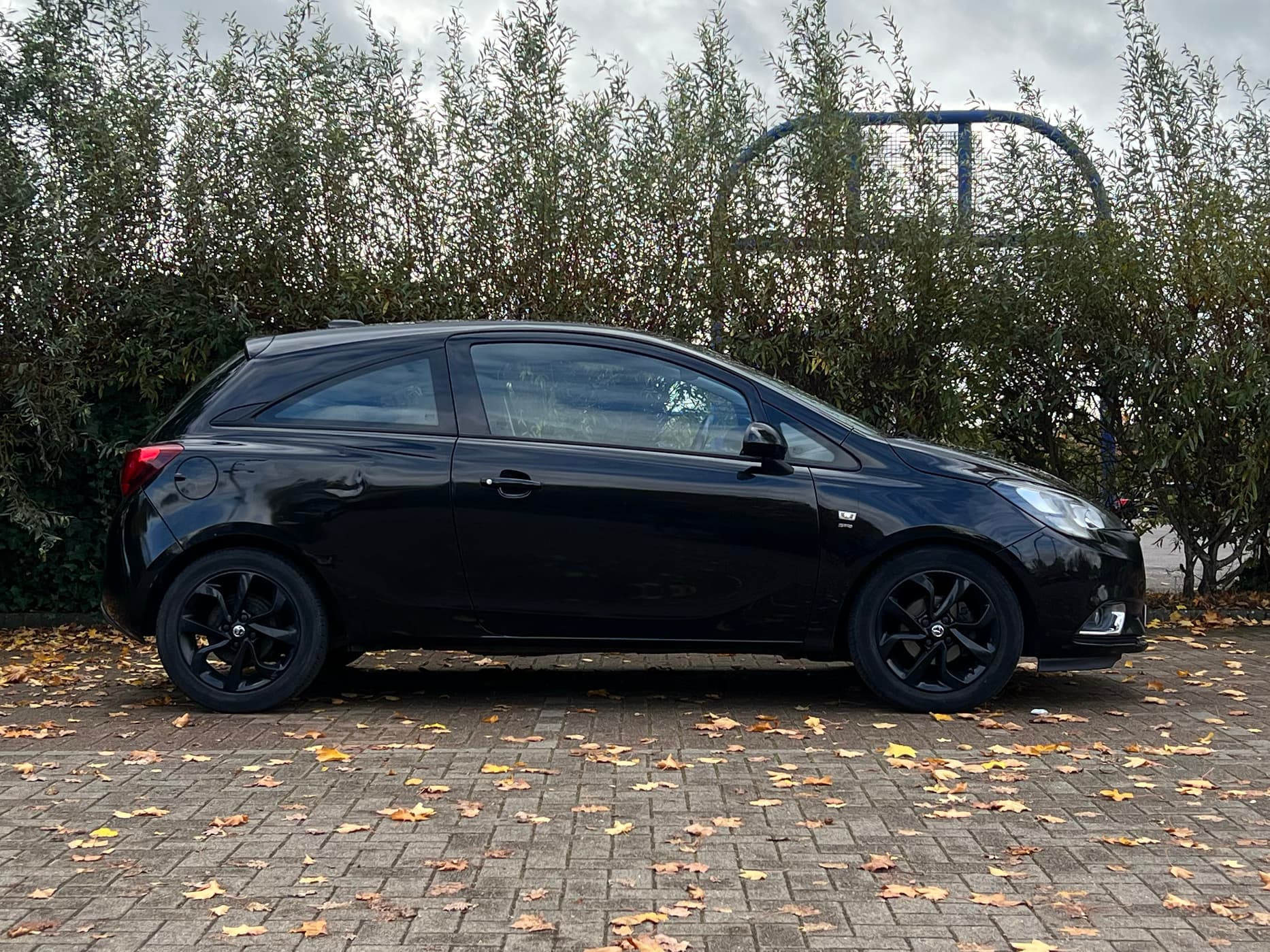Car image 8