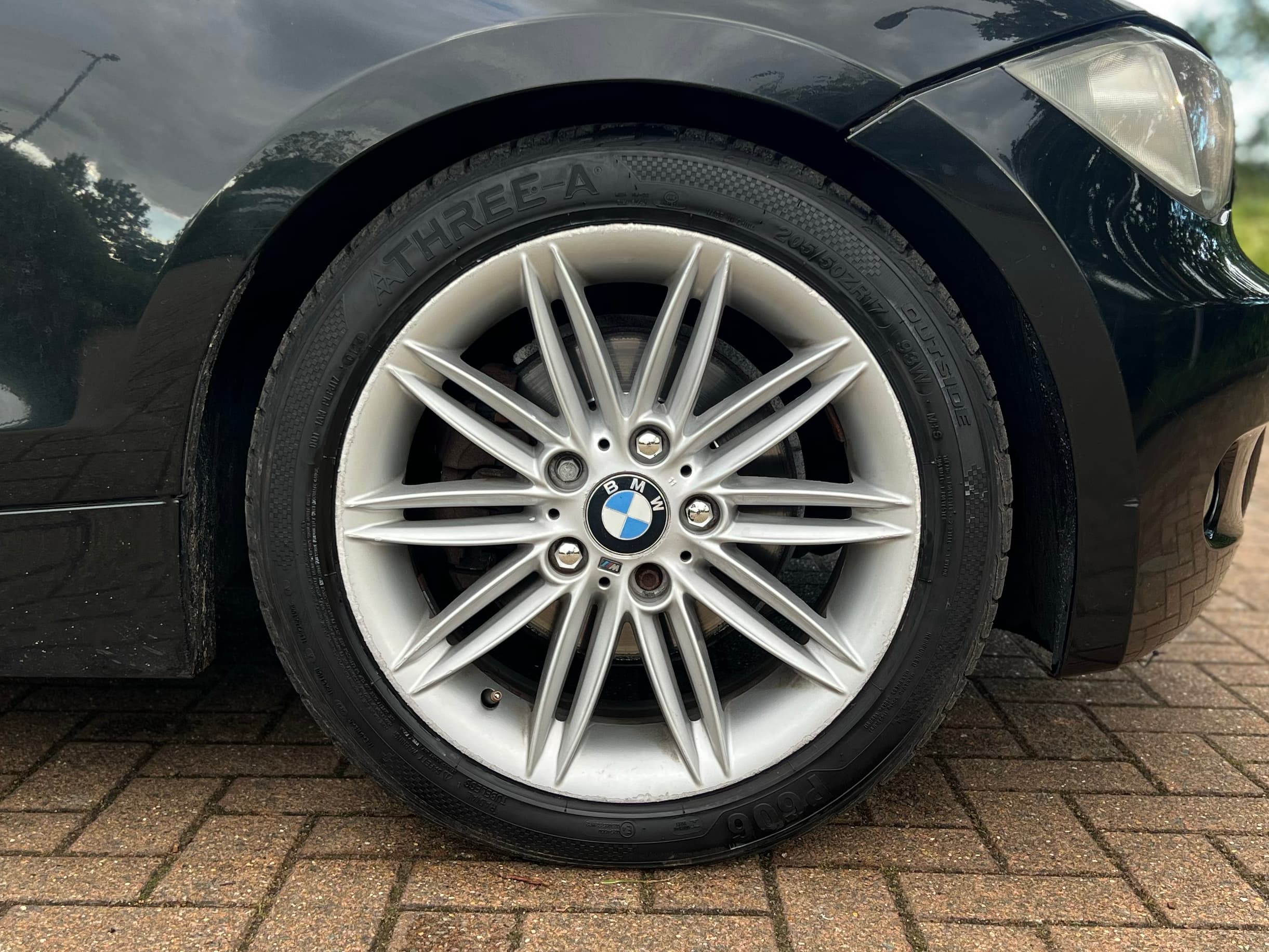 Car image 24