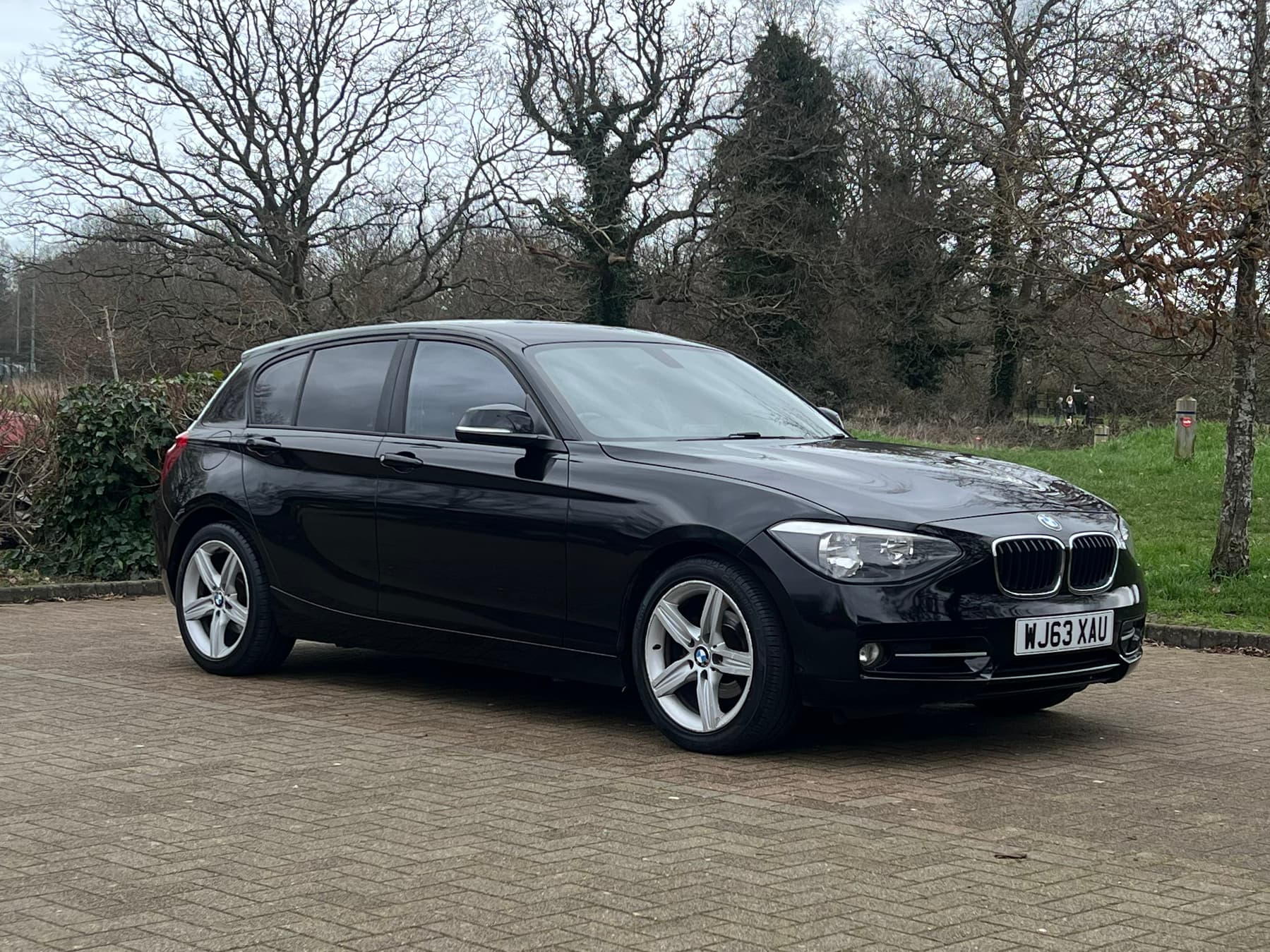 Car image 9