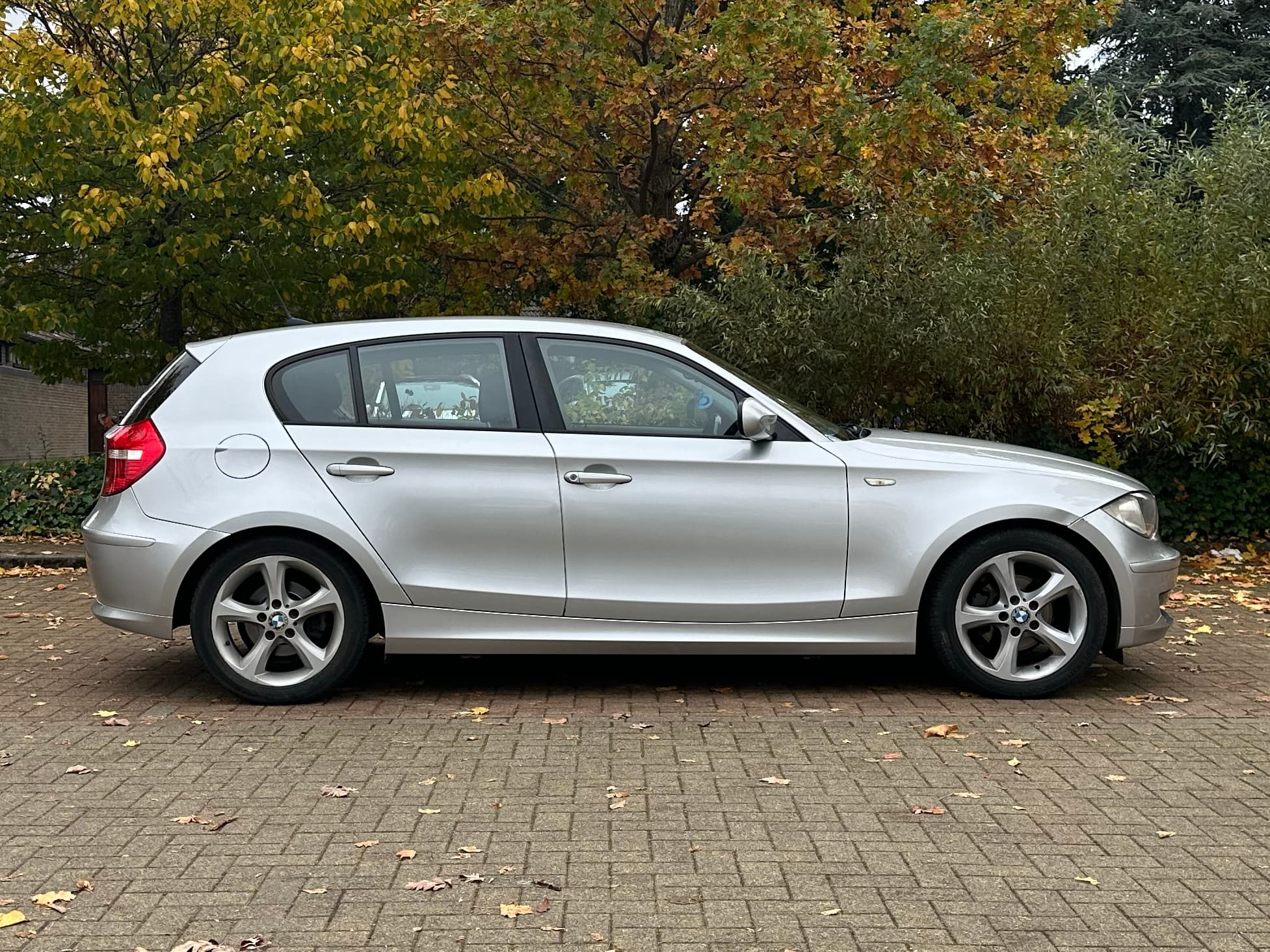 Car image 7