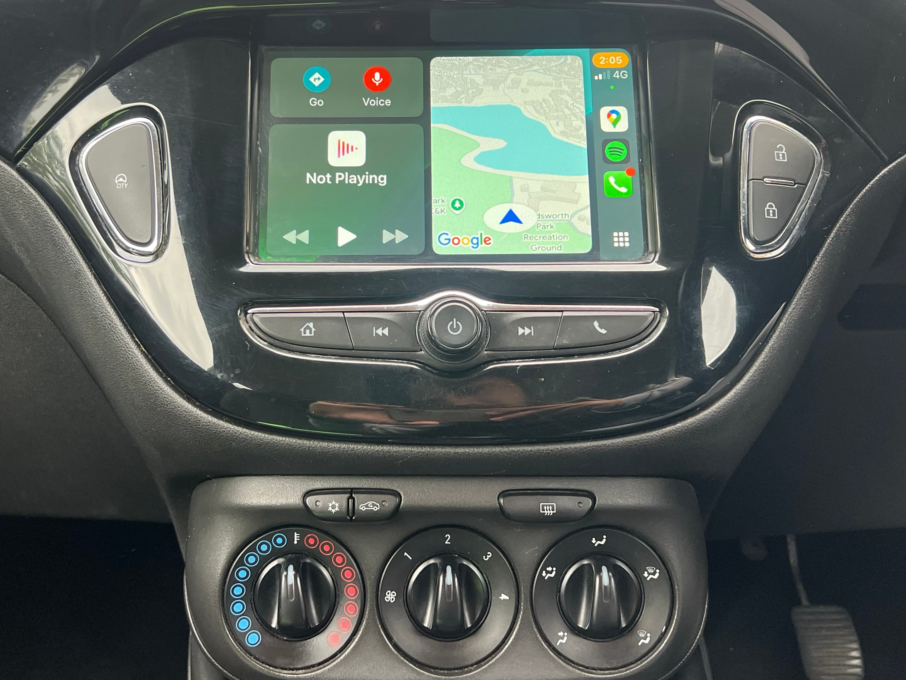 Car image 16