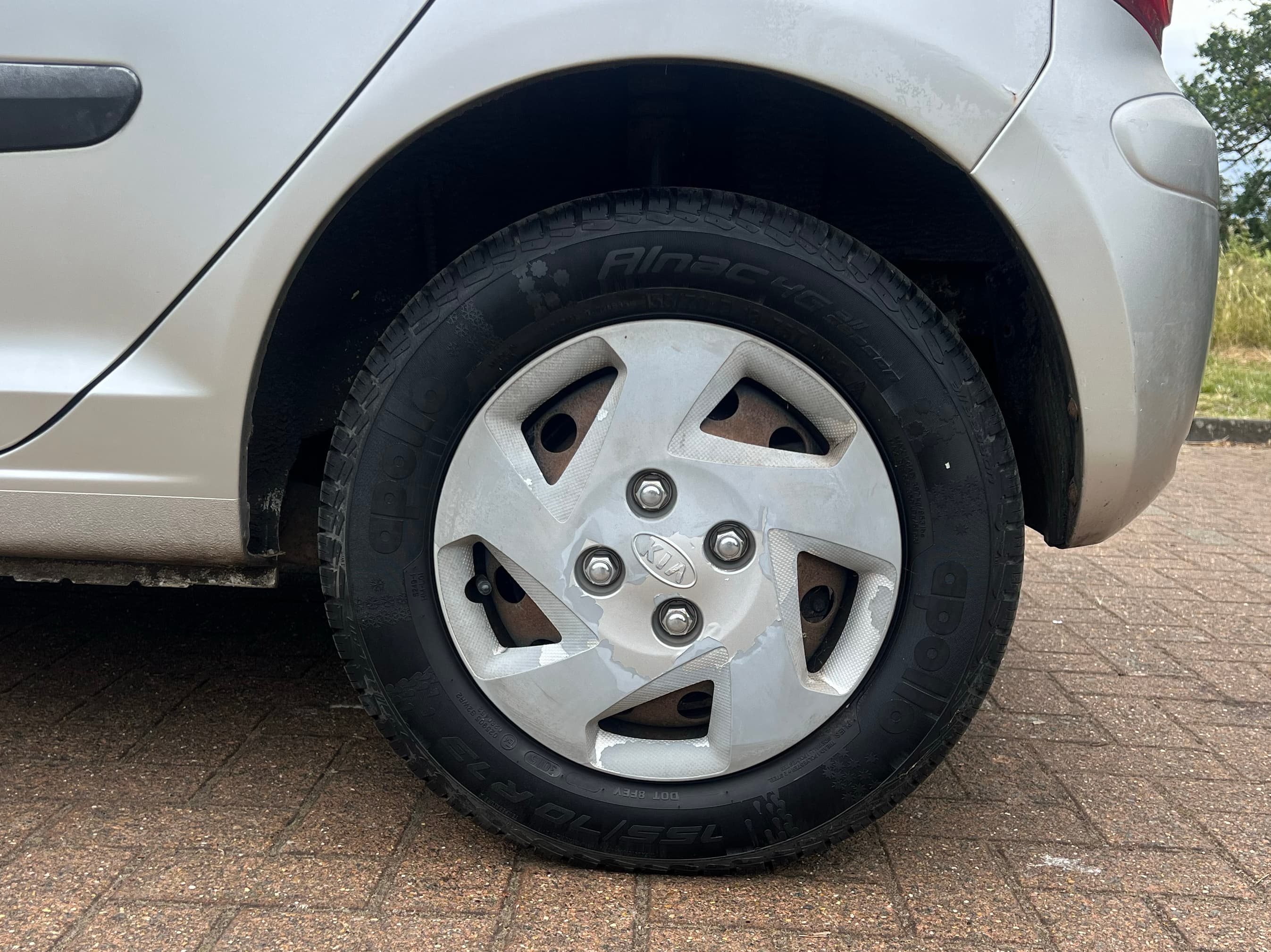 Car image 17