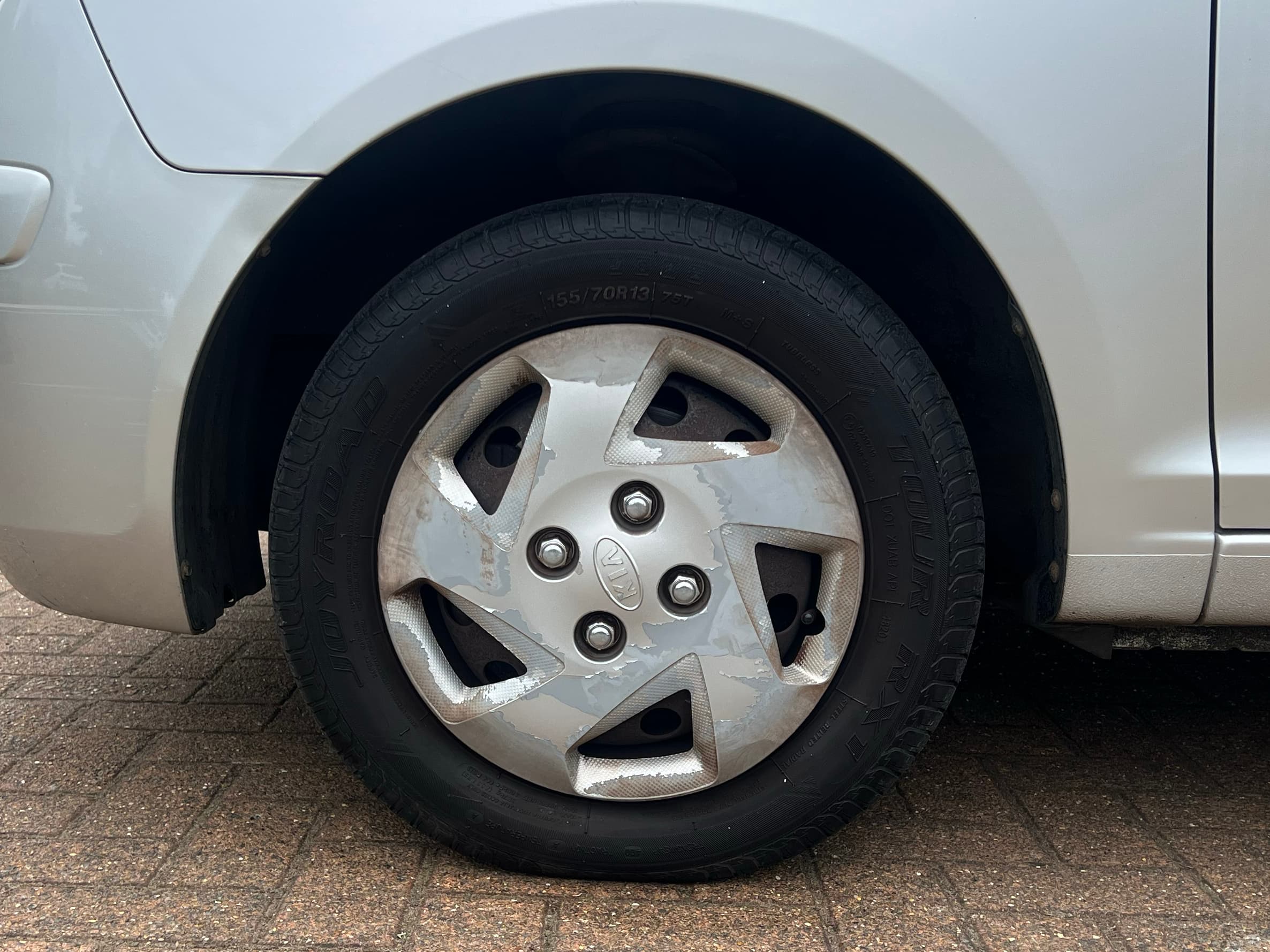 Car image 18