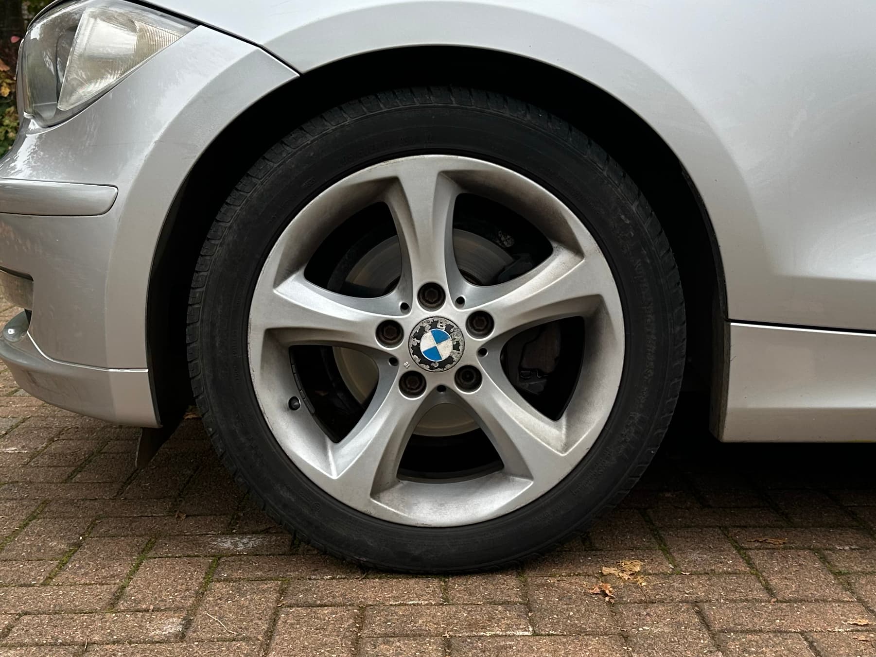 Car image 18