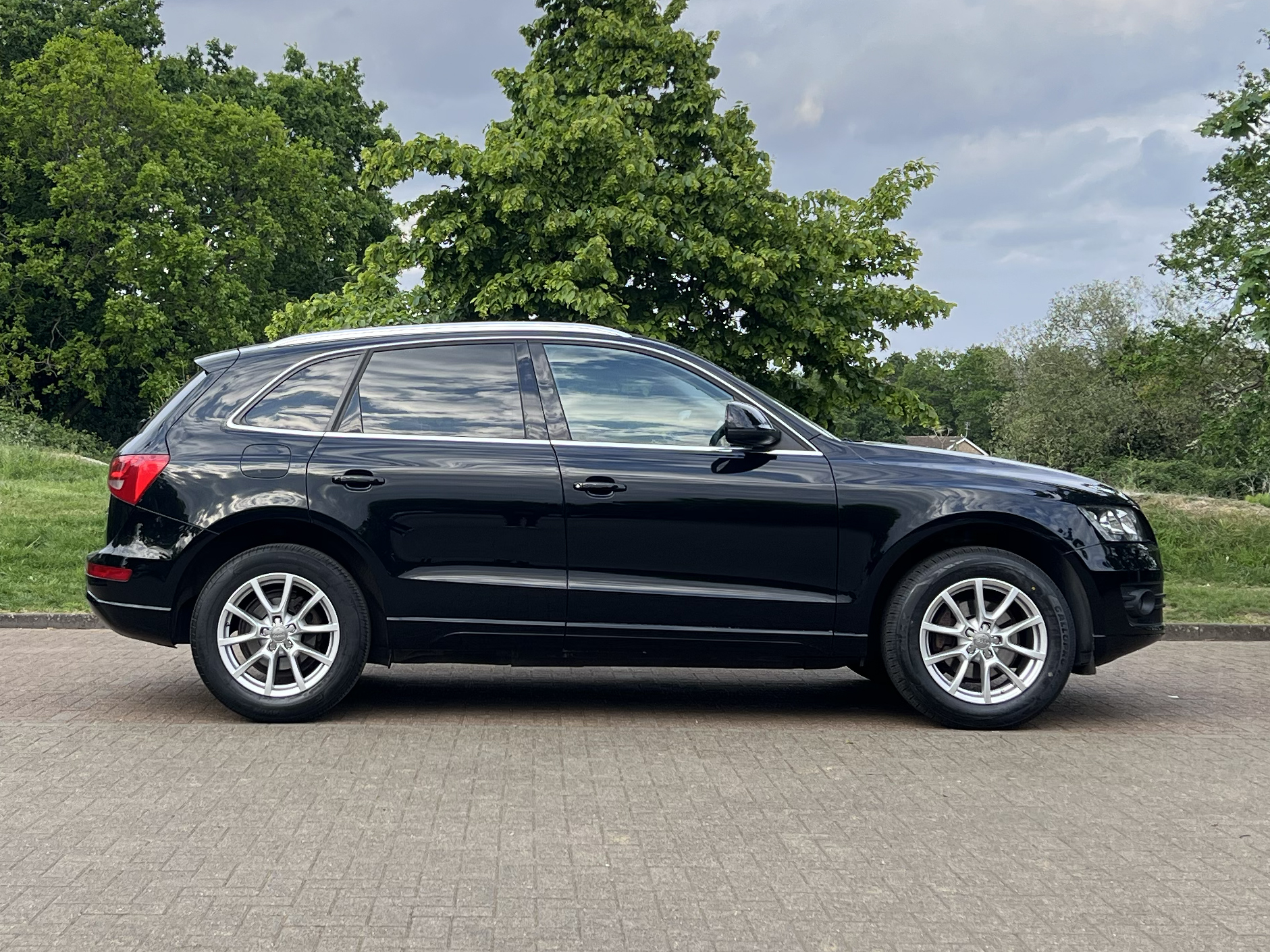 Car image 8