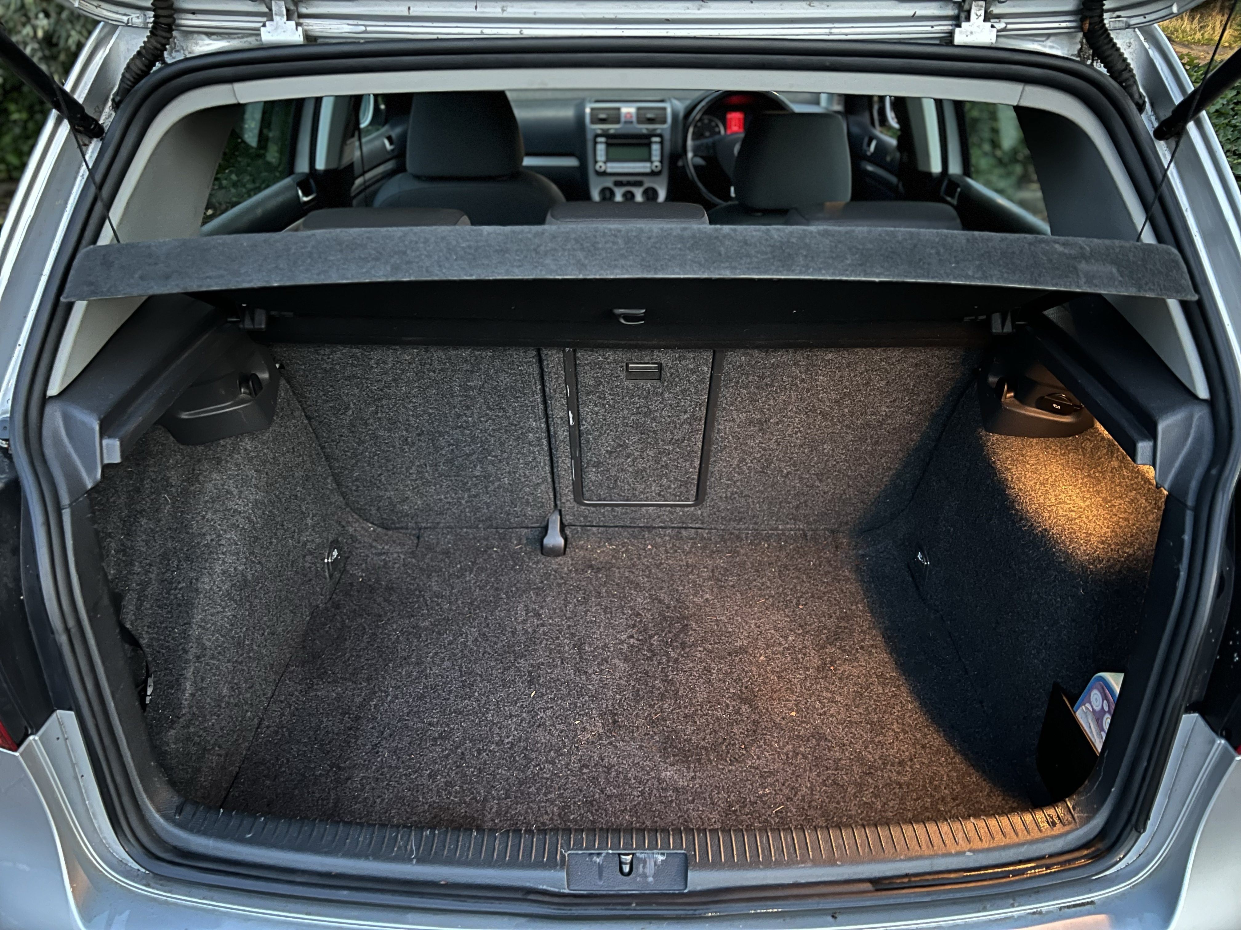Car image 16