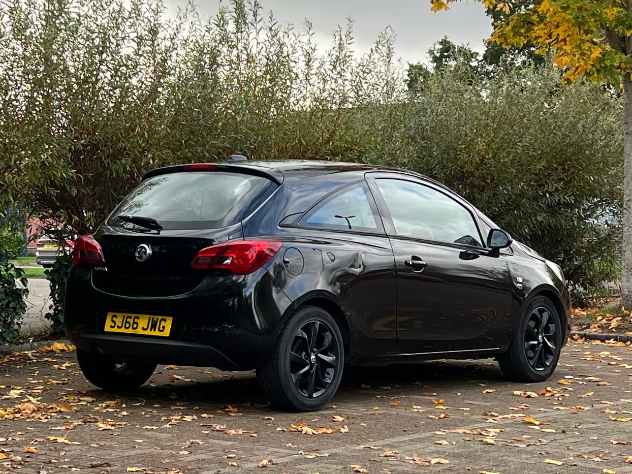 Car image 7