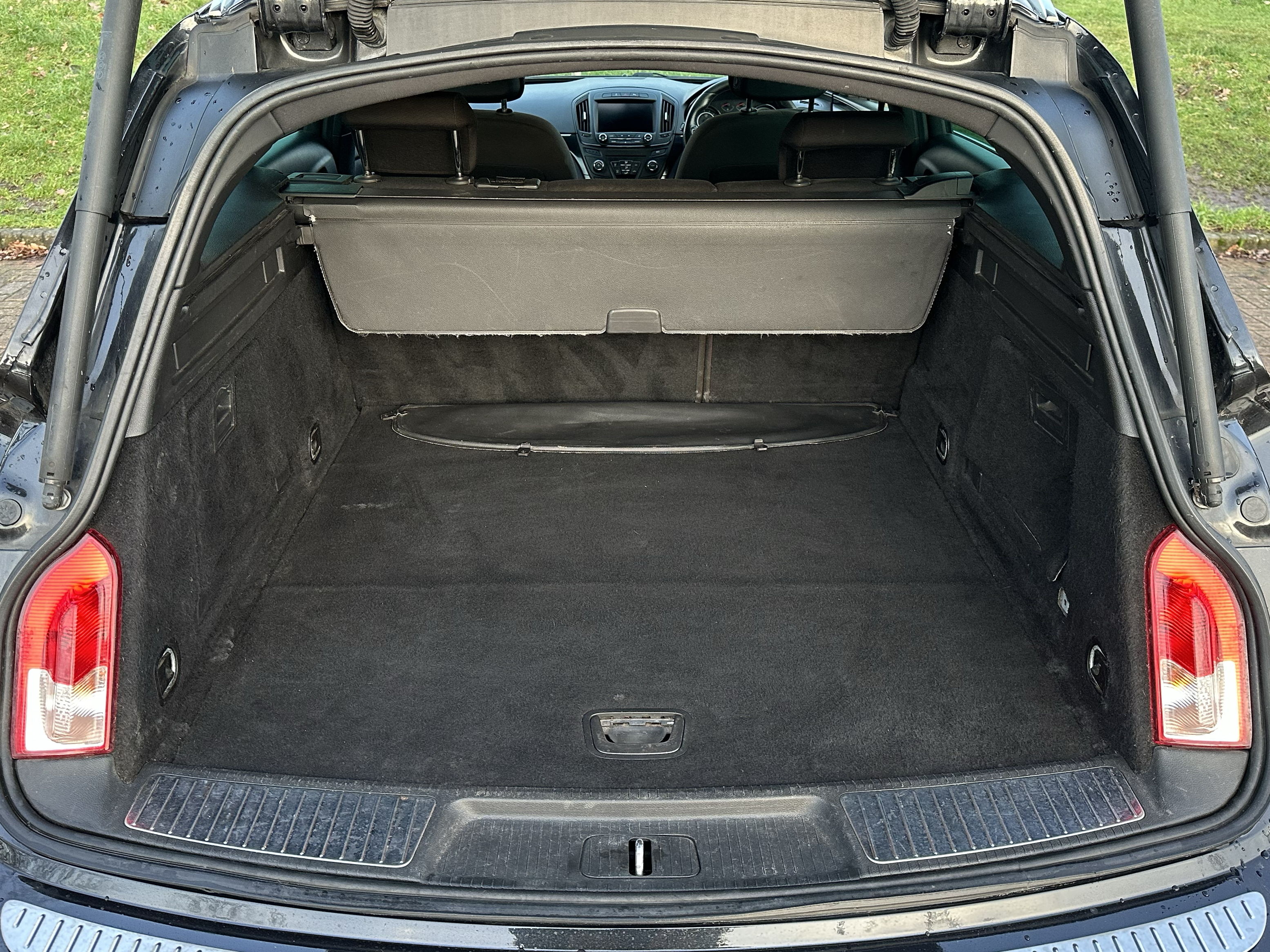 Car image 18