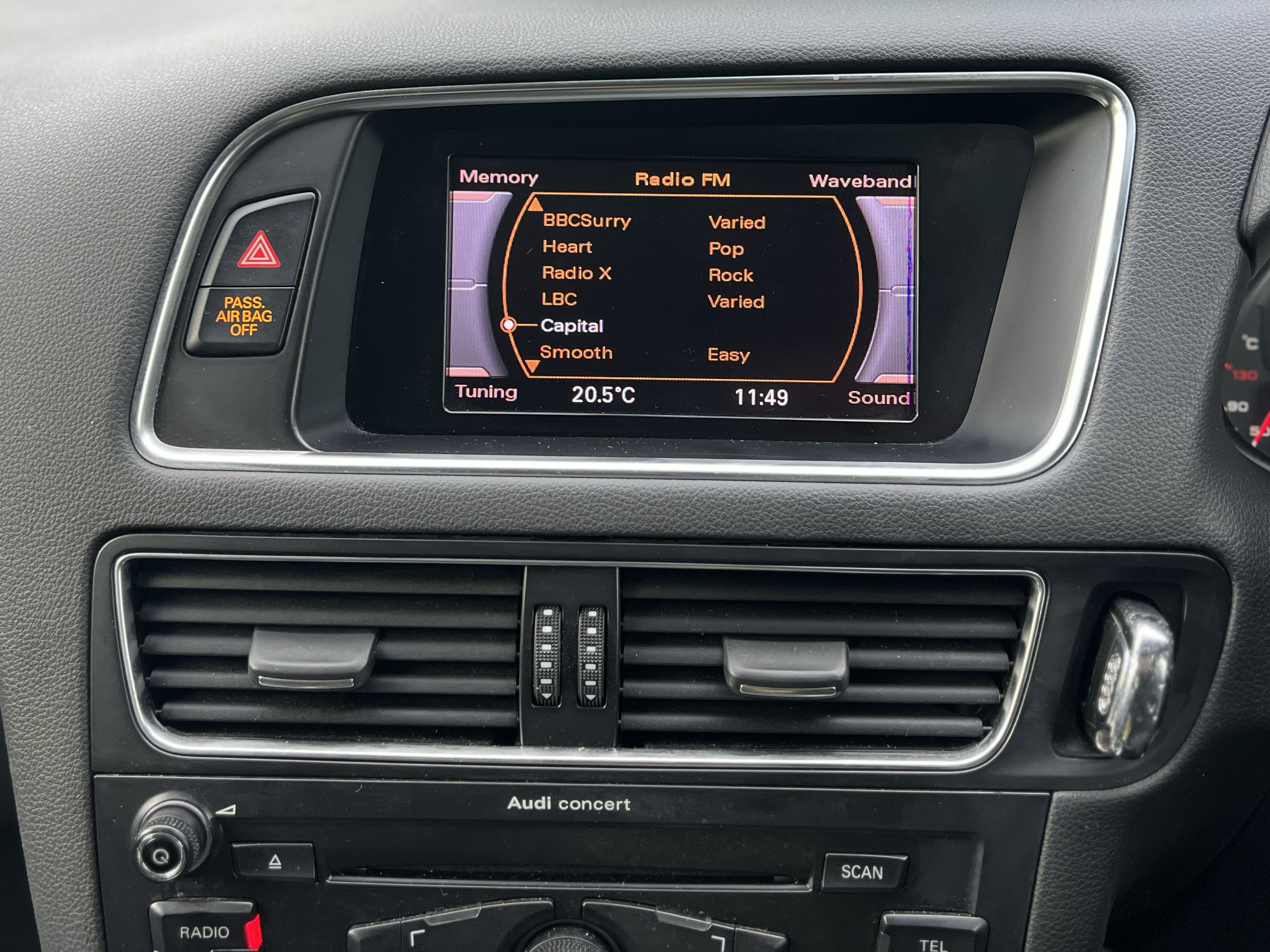 Car image 18