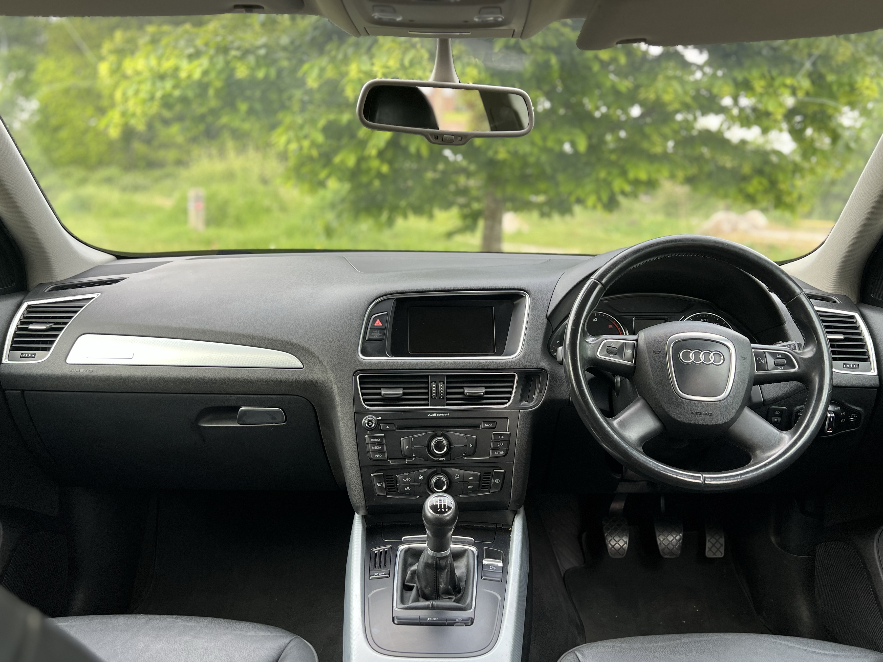 Car image 11