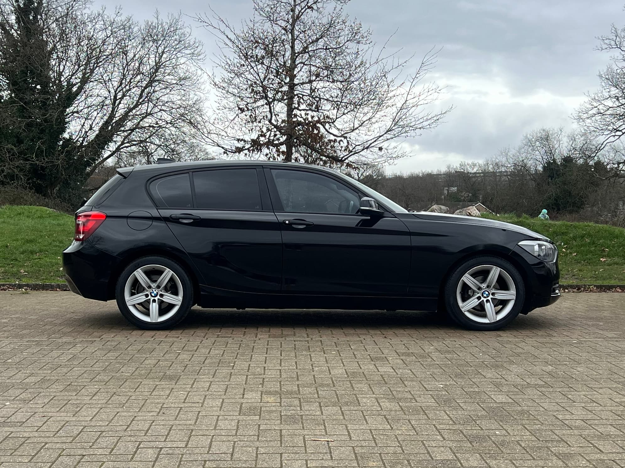 Car image 8