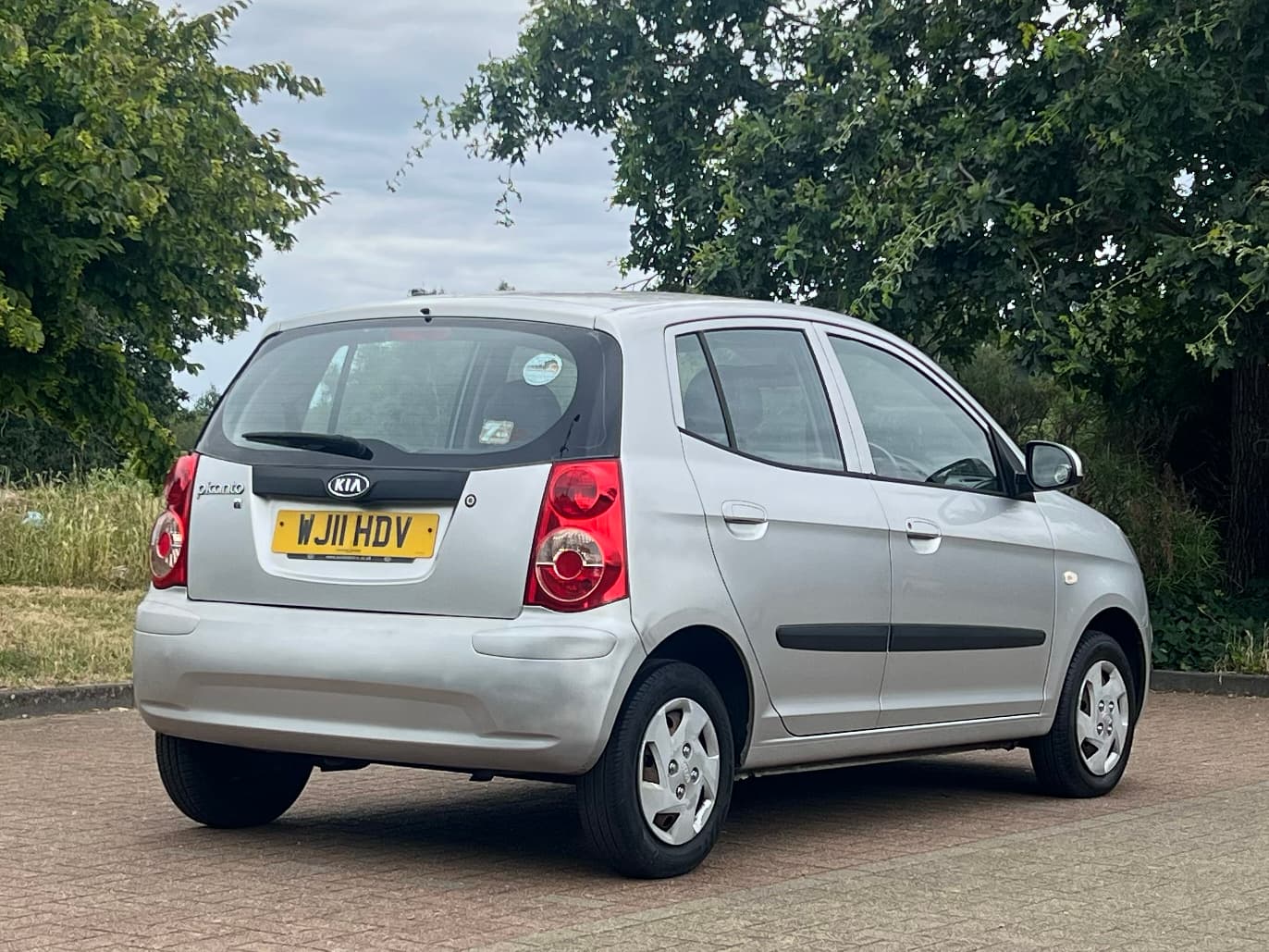 Car image 7