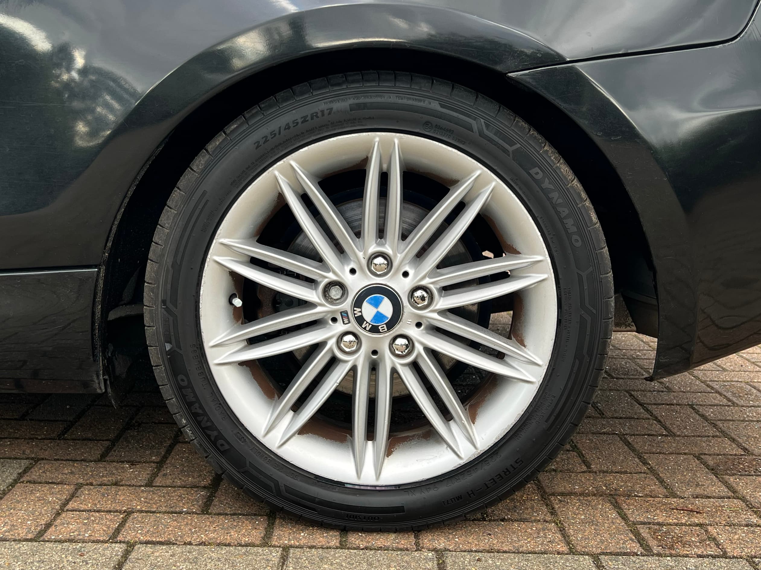 Car image 26