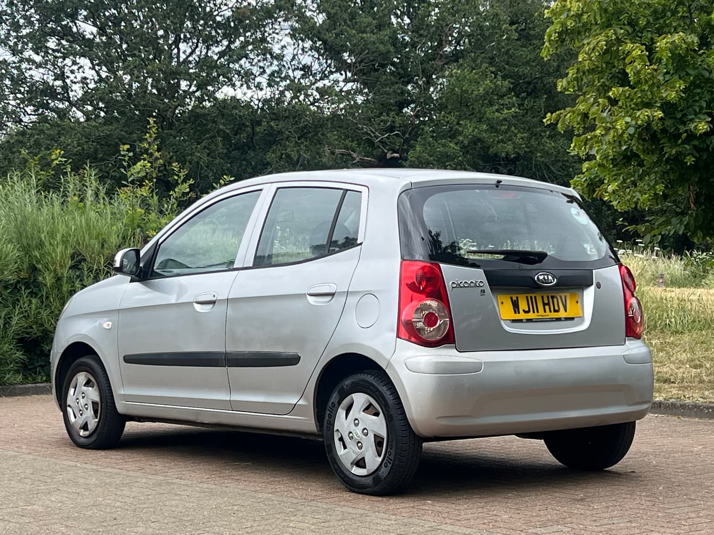 Car image 5