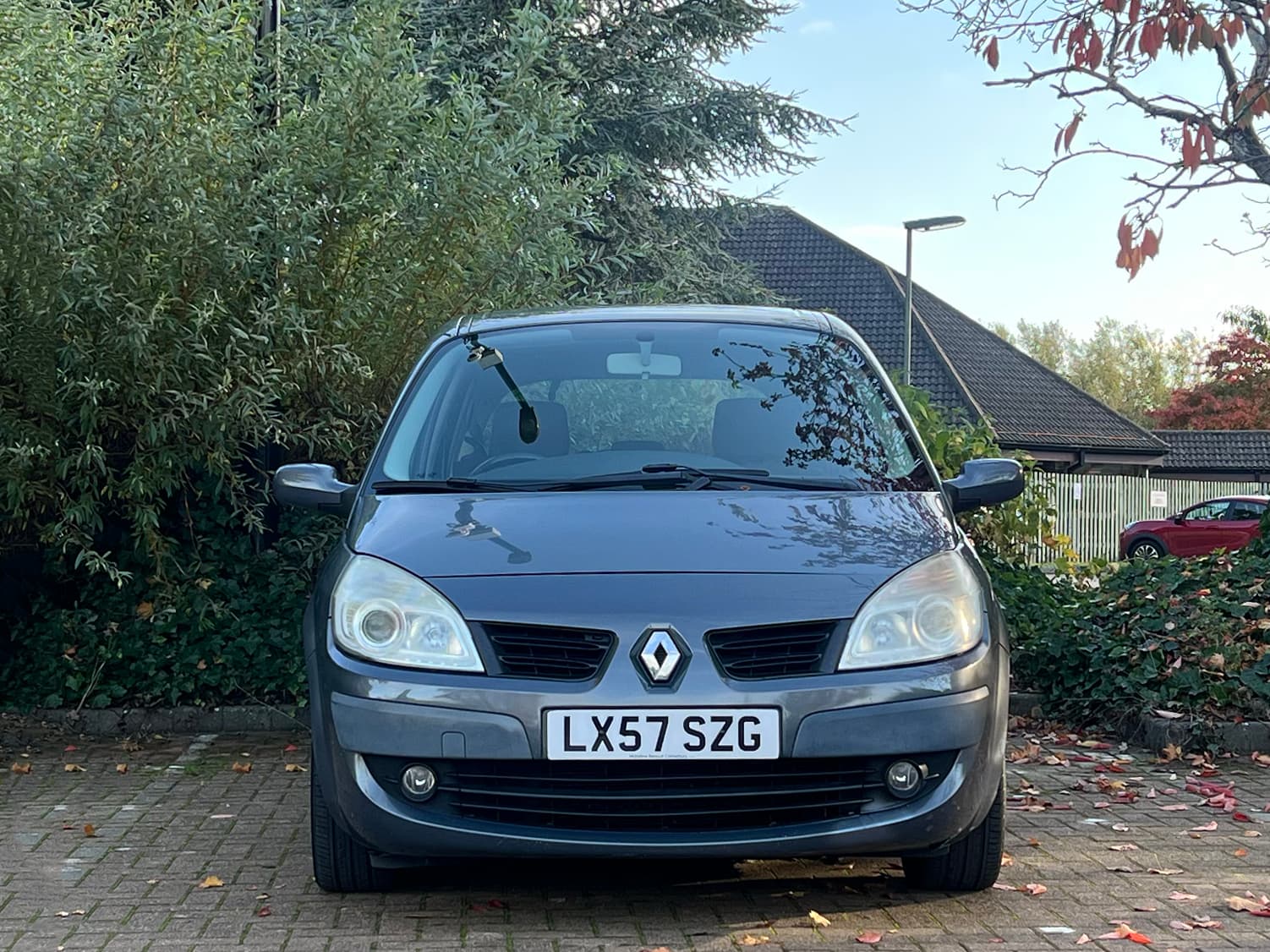 Car image 10