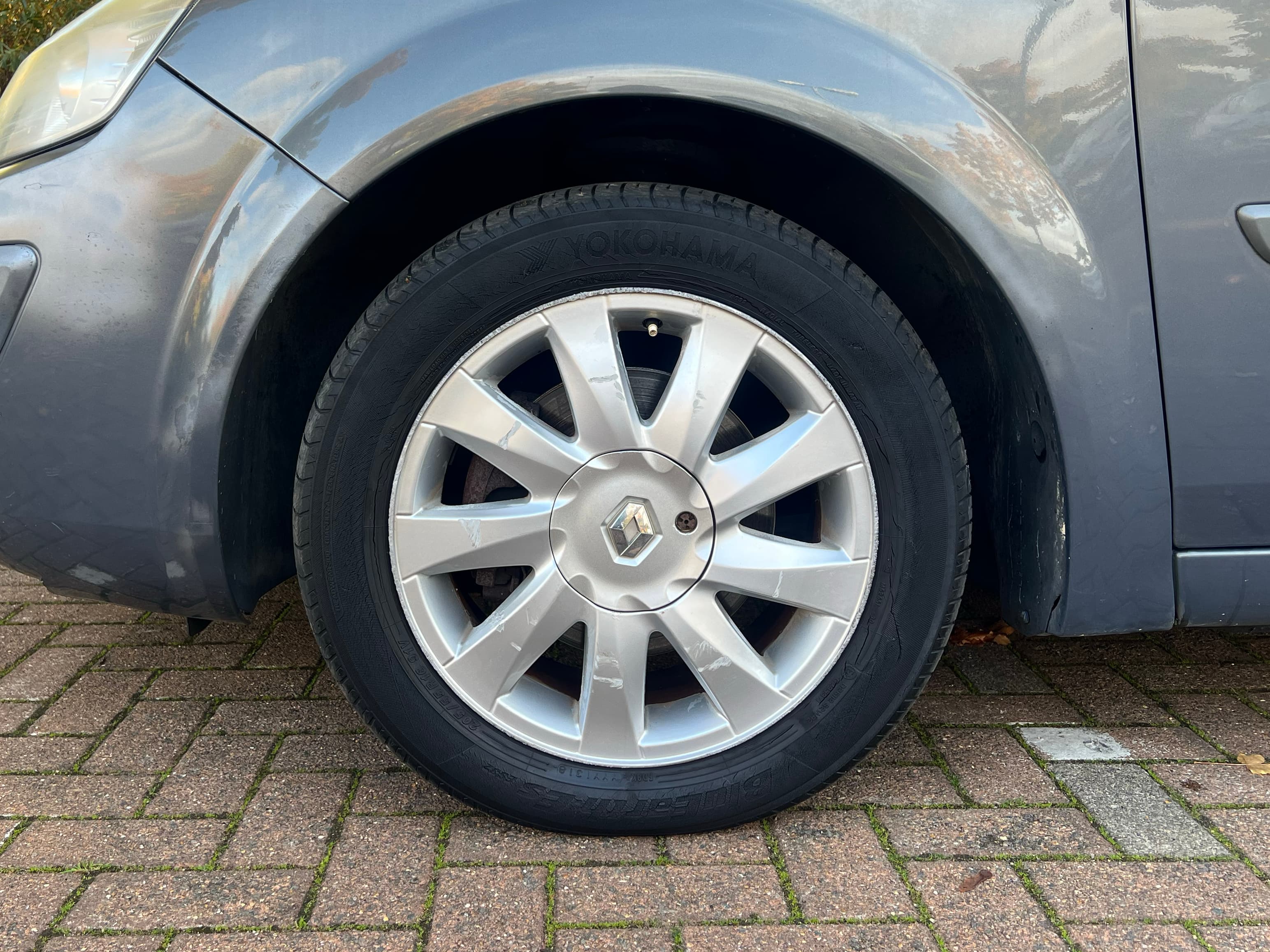 Car image 24