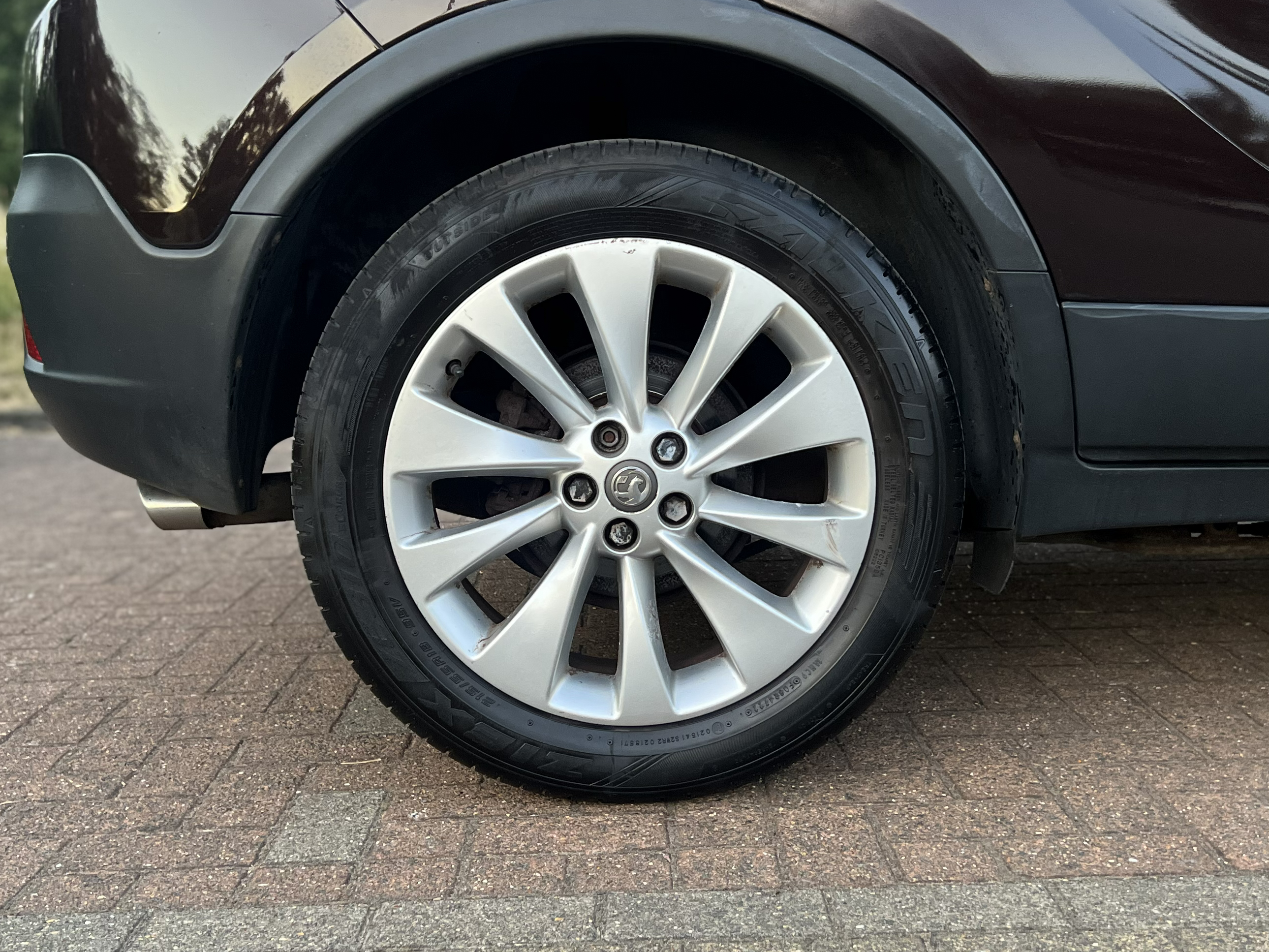 Car image 27