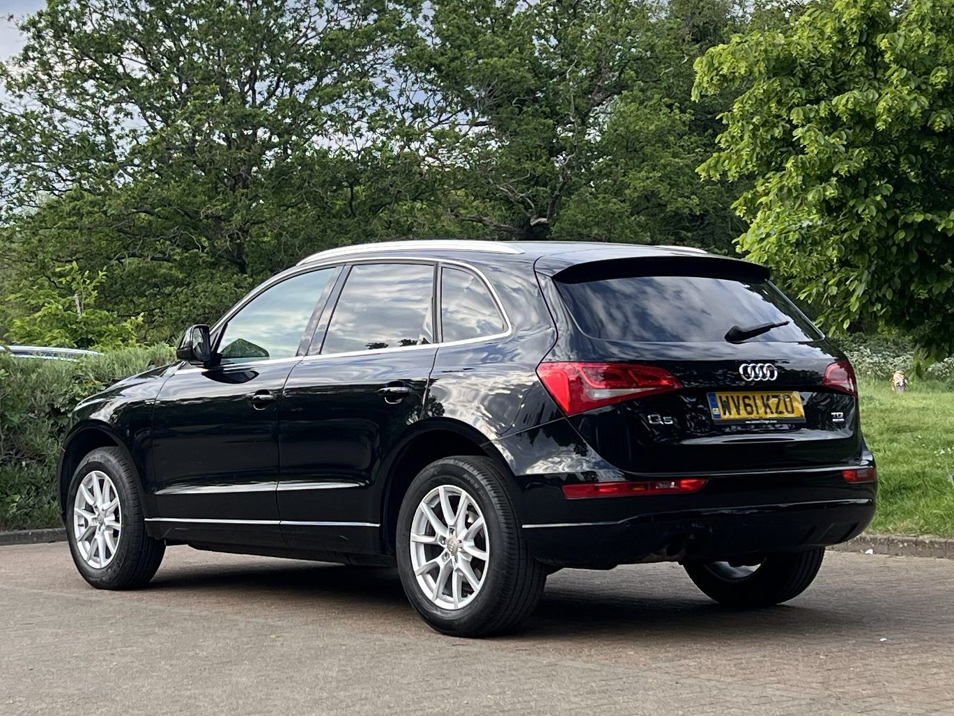 Car image 5