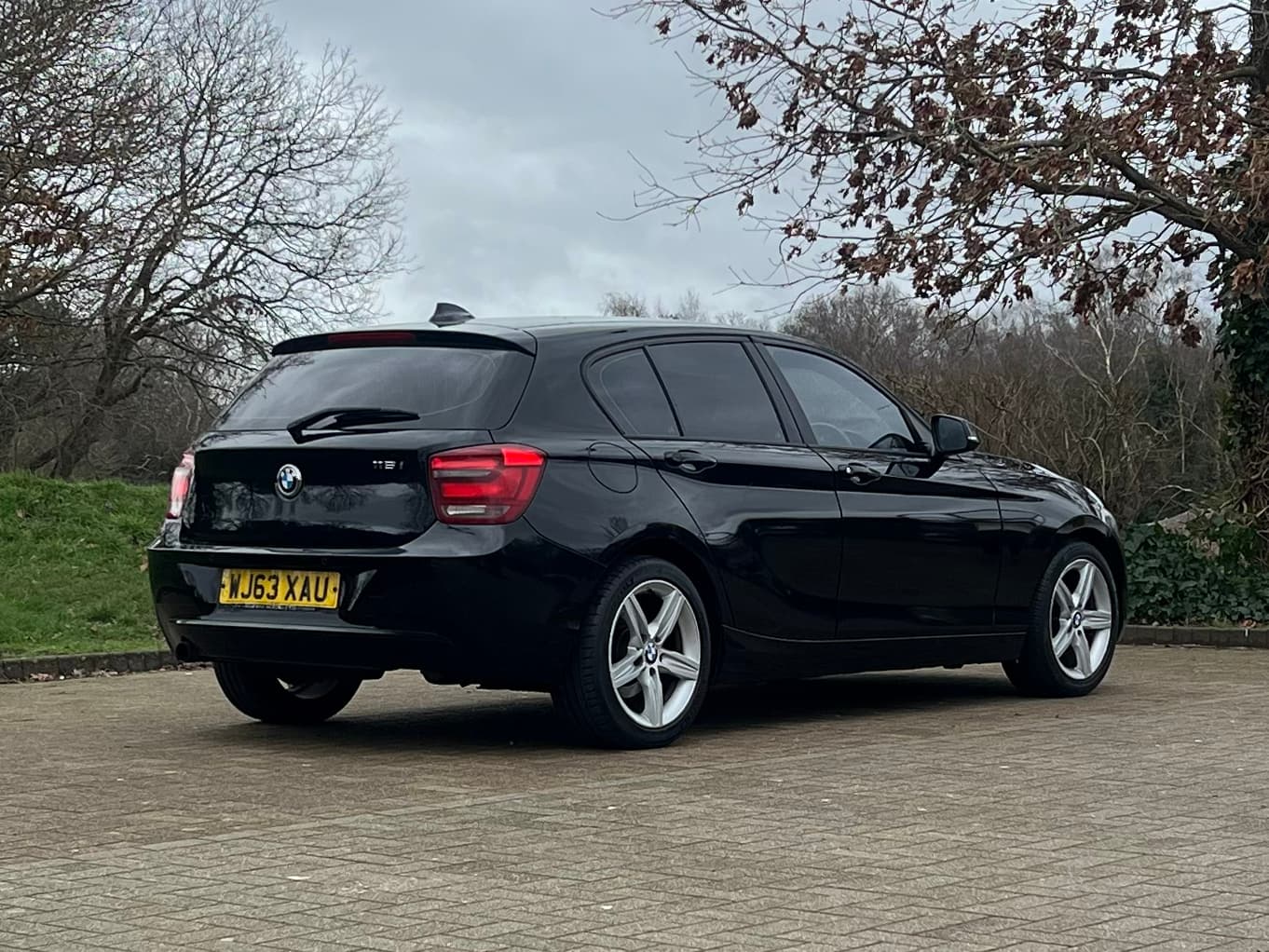Car image 7