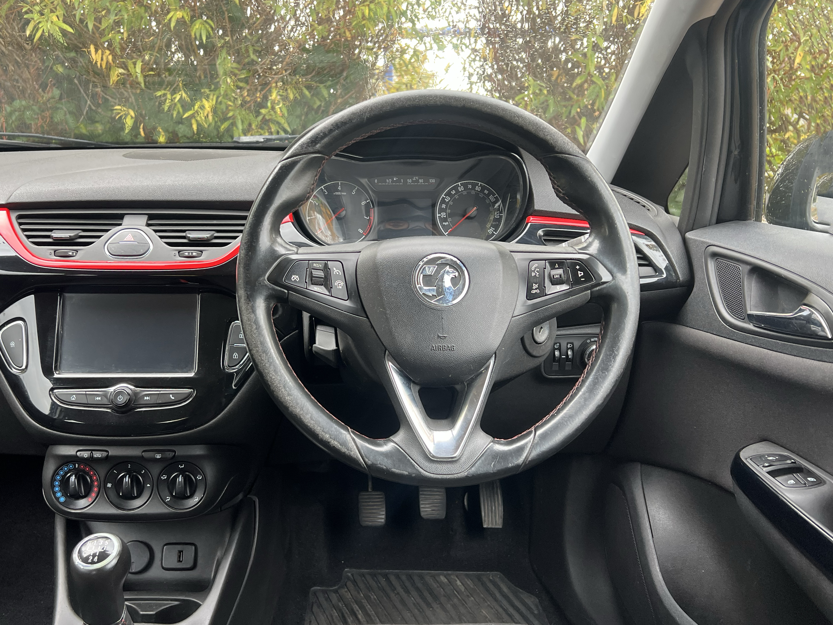 Car image 15