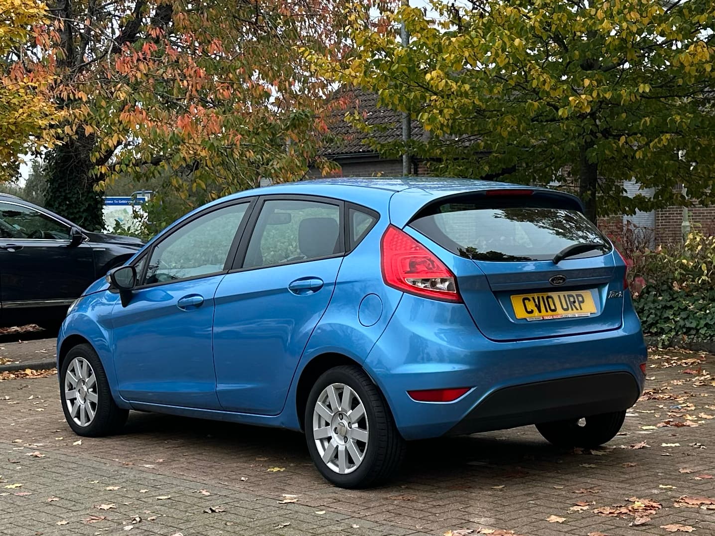 Car image 7