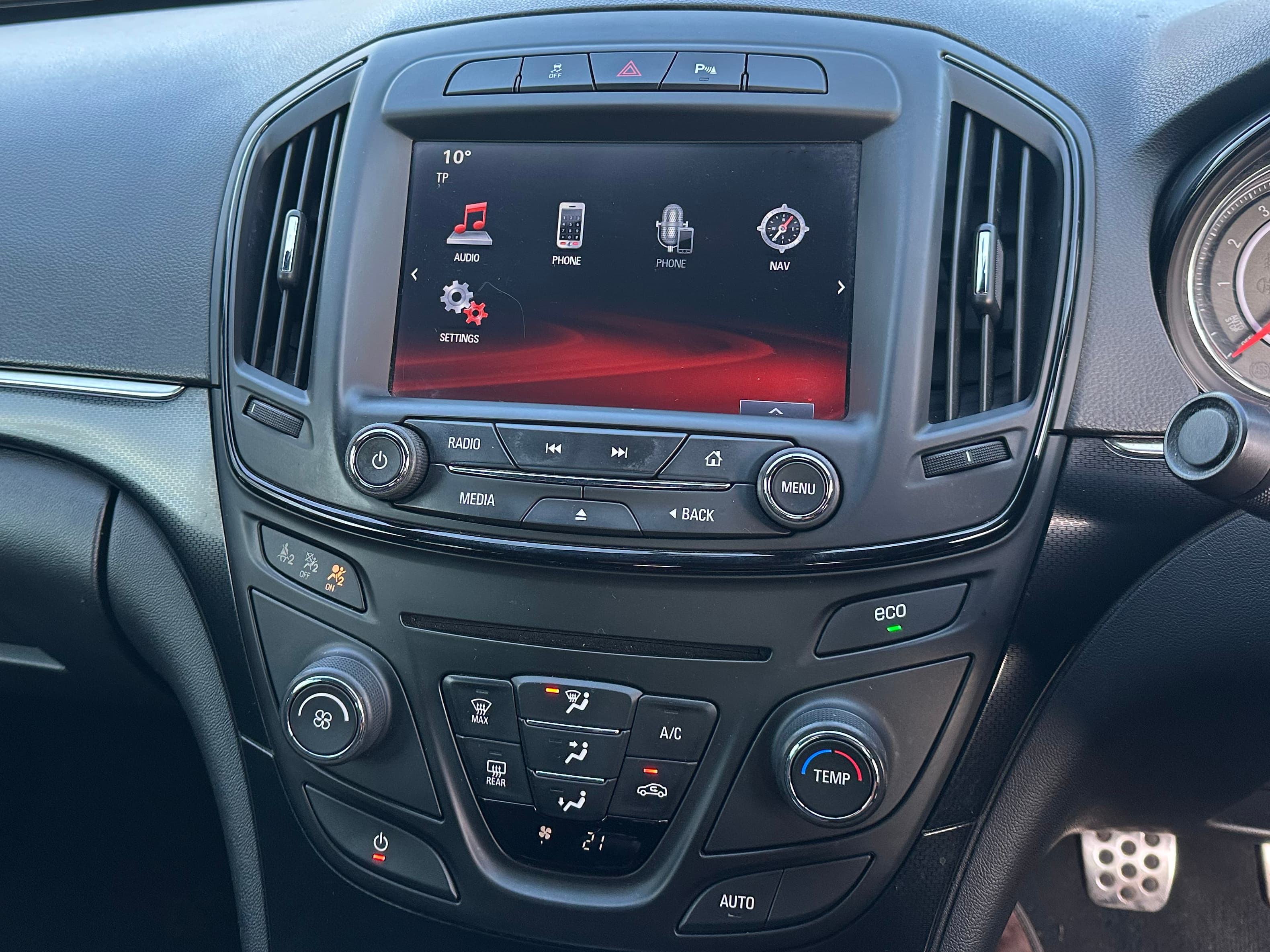 Car image 16