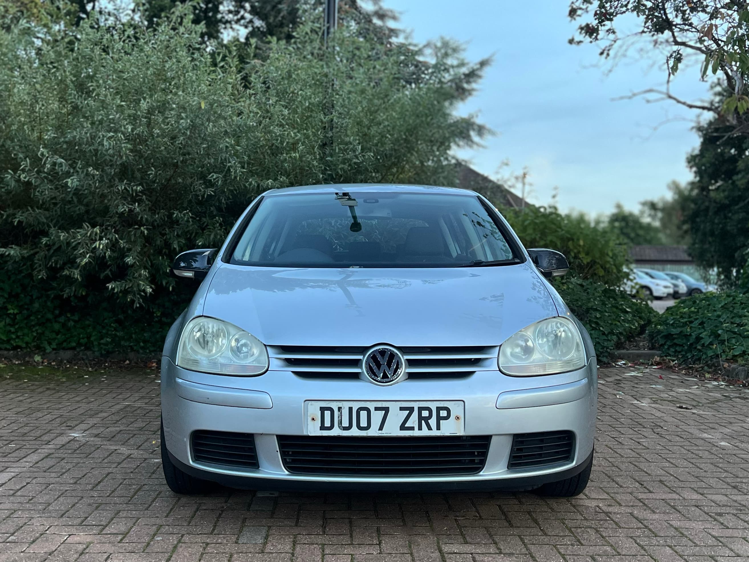 Car image 10