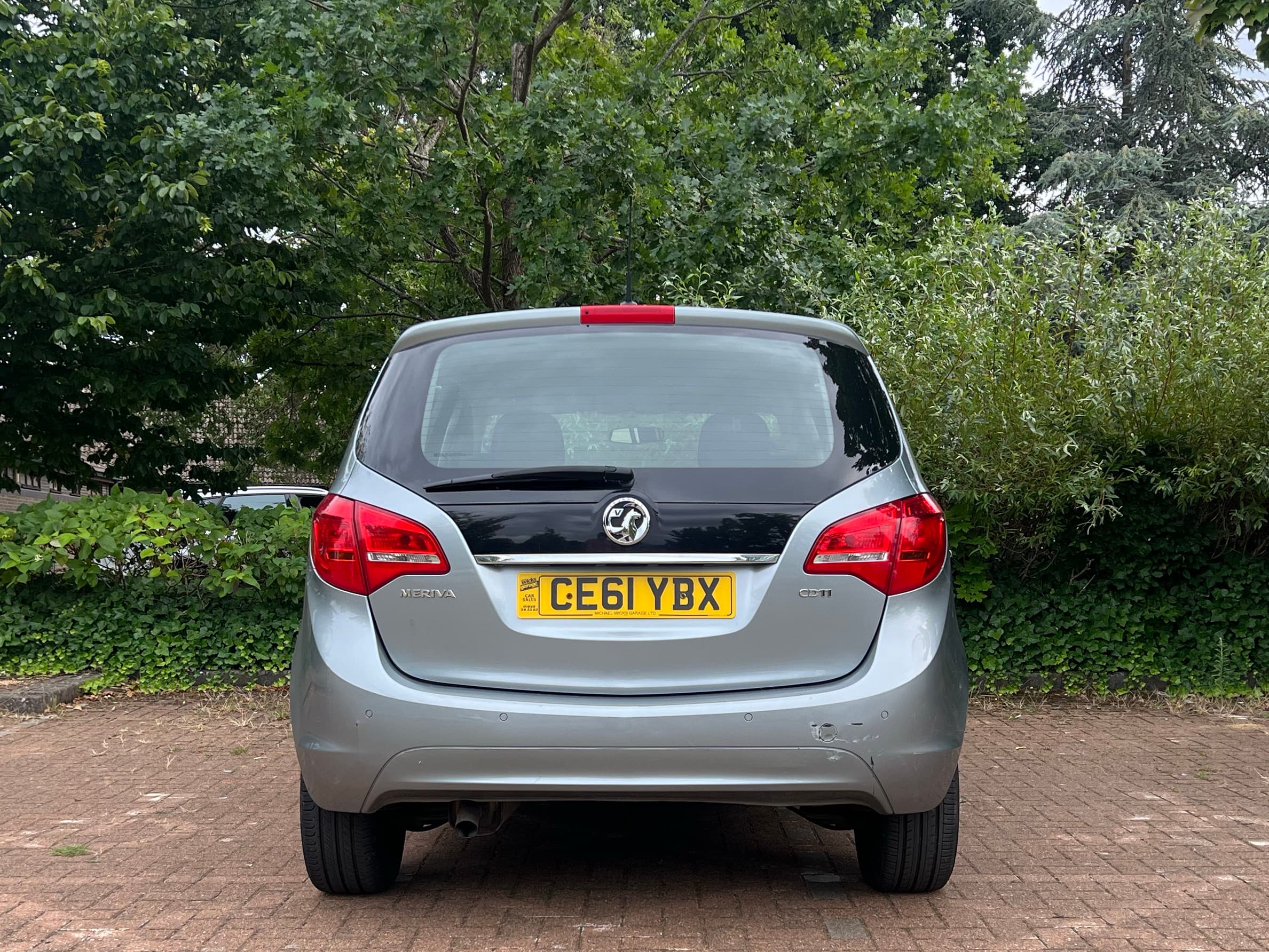 Car image 7