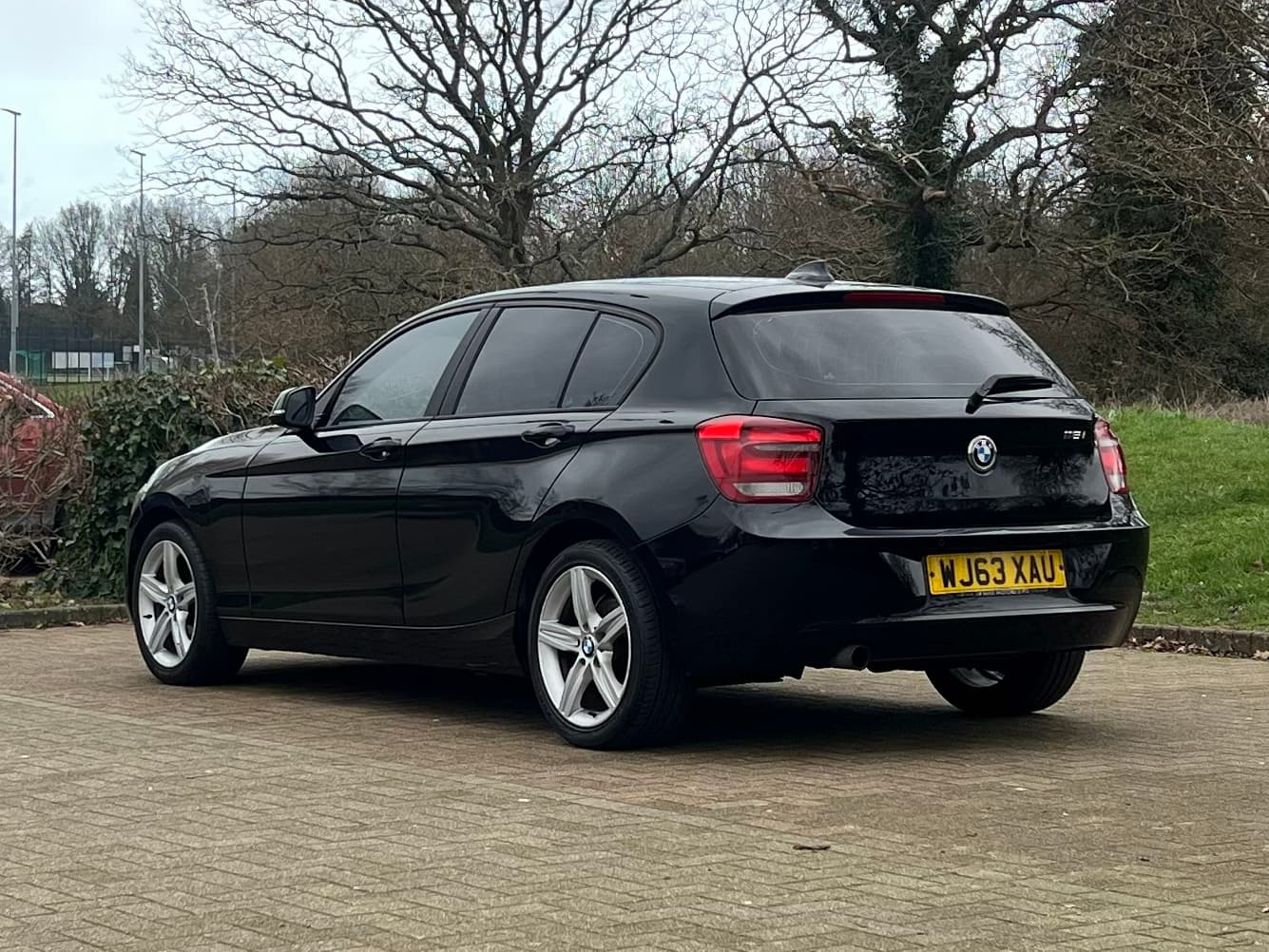 Car image 5