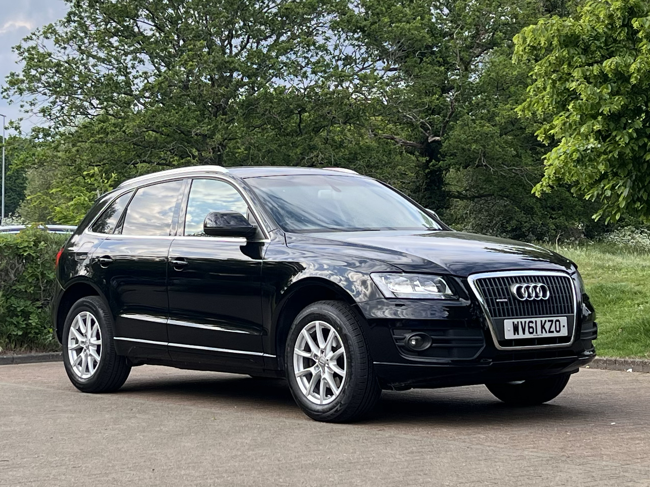 Car image 9