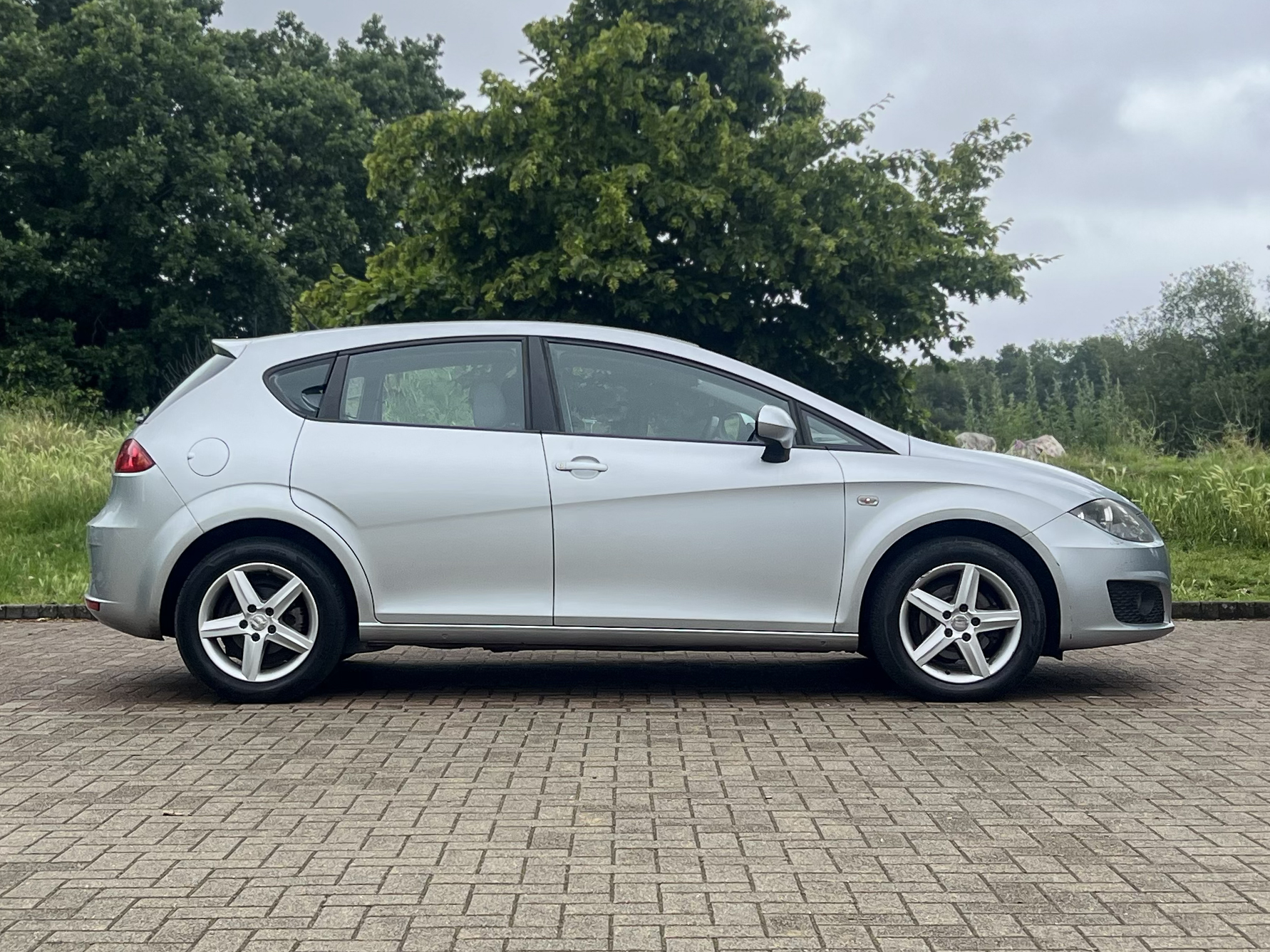 Car image 8