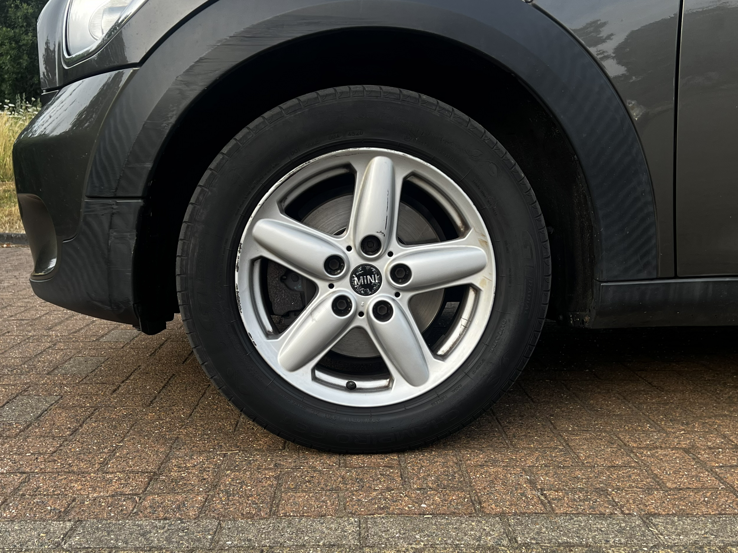 Car image 21